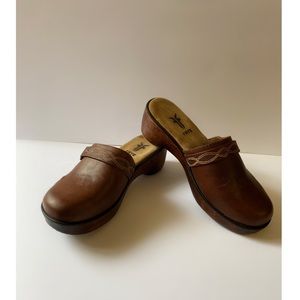 Anthropology Frye Clog Tosca Ring 🤎